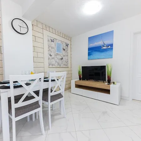 Apartmani Marin Trogir Exterior photo