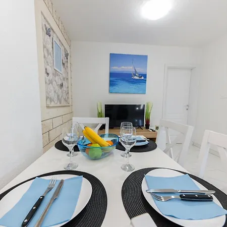 Apartmani Marin Trogir Exterior photo