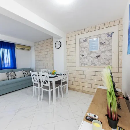 Apartmani Marin Trogir Exterior photo